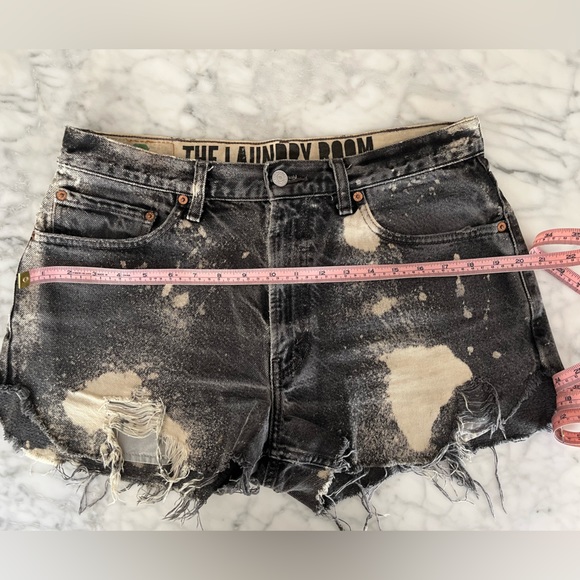 Levi’s 550s Cut Off Shorts - Picture 5 of 6